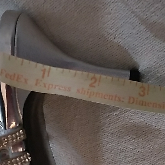 Caparros silver heels - Picture 9 of 9